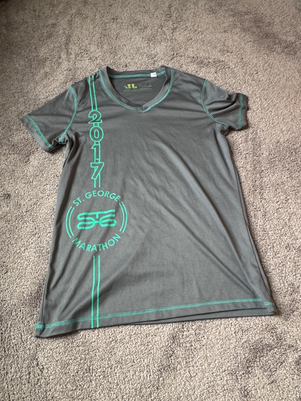 Leslie Jordan Gray Dri Fit St George Marathon 2017 Graphic Tee SIZE S